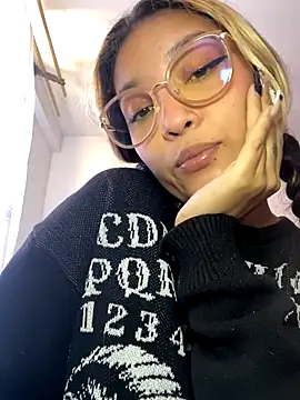 Snapshot of baby_lizy chatting on October 2, 2025, 8:45 pm baby lizy online show from October 2, 2025, 8:45 pm