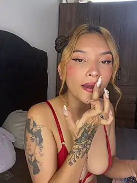 Snapshot of baby_lizy chatting on February 5, 2025, 8:04 pm baby lizy online show from February 5, 2025, 8:04 pm
