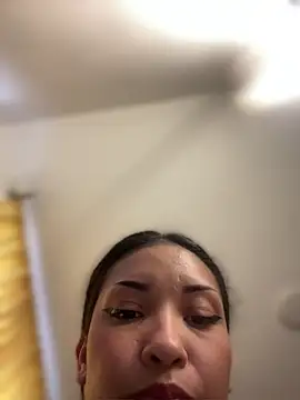 Snapshot of baby_lizy chatting on April 16, 2026, 10:23 pm baby lizy online show from April 16, 2026, 10:23 pm