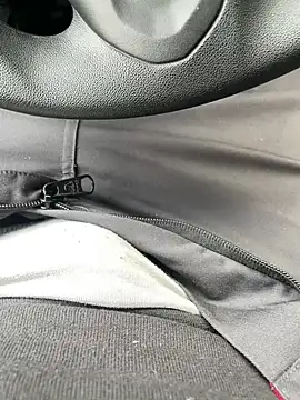 Snapshot of lescoquin2215 chatting on March 12, 2025, 11:21 am lescoquin2215 online show from March 12, 2025, 11:21 am