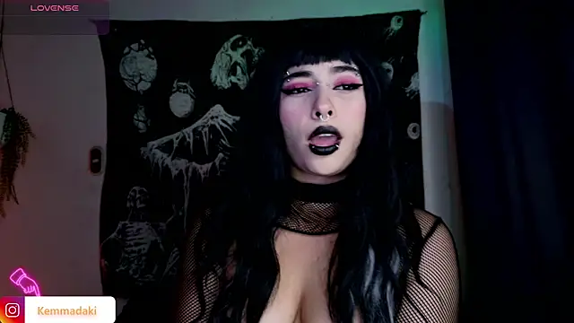 kemmadakii online show from April 10, 2026, 11:12 pm