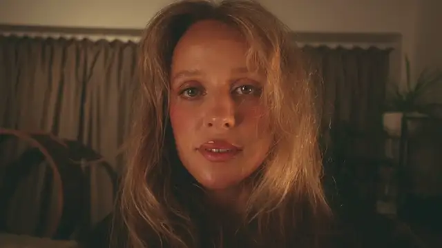 Snapshot of HeyBananas chatting on February 17, 2025, 7:44 pm HeyBananas online show from February 17, 2025, 7:44 pm