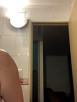 WhiteWomen online show from November 7, 2025, 11:19 pm