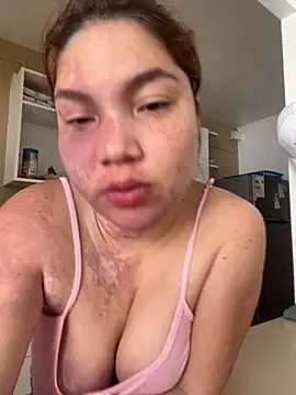 WhiteWomen online show from September 23, 2025, 2:35 pm