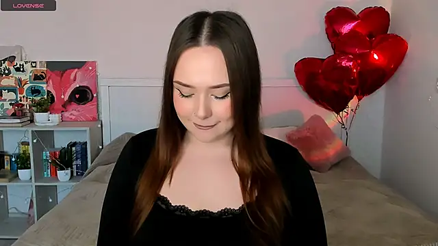 LittleKiitten online show from June 6, 2026, 2:55 pm