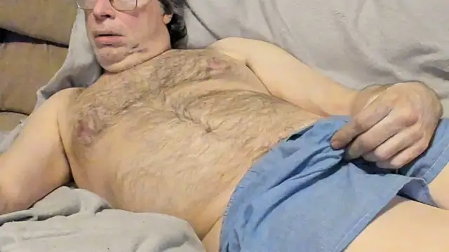 Snapshot of MidwestDadbod chatting on October 9, 2025, 12:49 pm MidwestDadbod online show from October 9, 2025, 12:49 pm