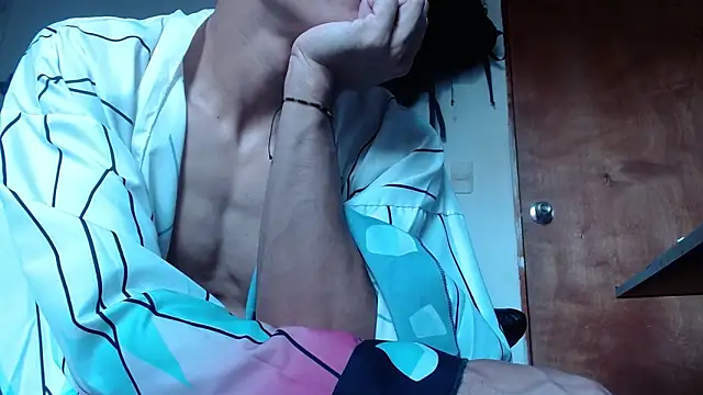 calioppe01 online show from November 22, 2025, 1:10 pm