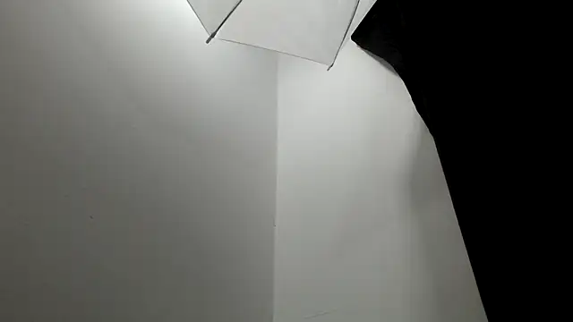 Kitten Hot  online show from December 20, 2025, 8:17 am