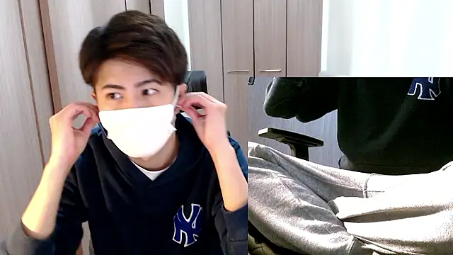 Snapshot of ryota_kkk chatting on November 14, 2025, 4:43 pm ryota kkk online show from November 14, 2025, 4:43 pm