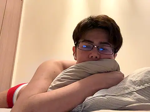 Snapshot of ryota_kkk chatting on October 16, 2025, 3:53 pm ryota kkk online show from October 16, 2025, 3:53 pm