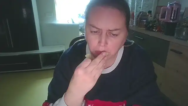 Meliss Official9 online show from January 5, 2026, 8:12 pm