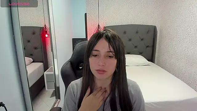 MAGNOLEROY online show from November 25, 2025, 12:27 pm