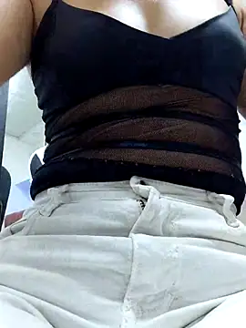 Catalehia Milk online show from November 28, 2025, 8:20 pm