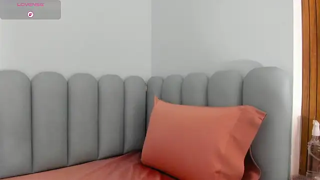 curvy rousi online show from February 21, 2026, 11:45 am