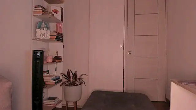 Snapshot of danna_davis18 chatting on June 11, 2026, 12:32 am danna davis18 online show from June 11, 2026, 12:32 am