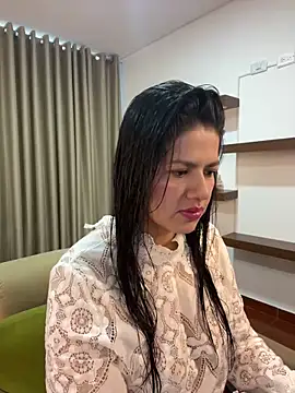 Snapshot of Alice_Biel chatting on March 2, 2025, 1:42 pm Alice Biel online show from March 2, 2025, 1:42 pm