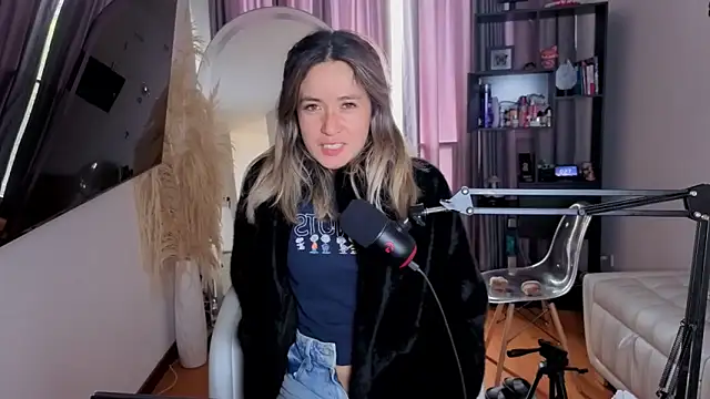 Snapshot of sexfire_lalita chatting on February 5, 2026, 6:59 pm sexfire lalita online show from February 5, 2026, 6:59 pm