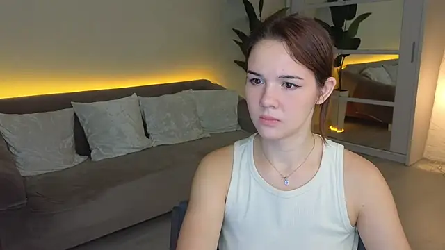 LindaRobertz online show from September 14, 2025, 9:04 pm