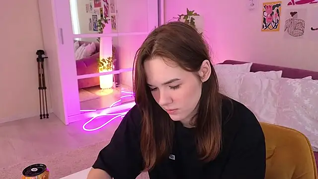 LindaRobertz online show from March 21, 2025, 9:12 am