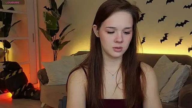 LindaRobertz online show from November 2, 2025, 10:04 pm