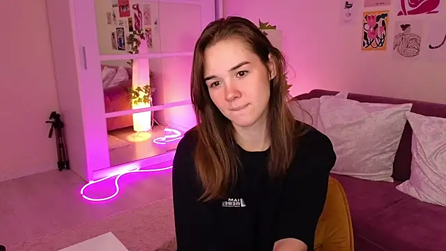 LindaRobertz online show from March 3, 2025, 9:24 am