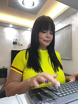 Hot beauty   online show from July 3, 2026, 11:00 pm