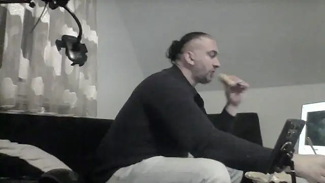 NewyorkDimi online show from November 18, 2025, 1:10 am