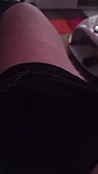 Snapshot of Warumnicht1980 chatting on February 4, 2026, 6:52 am Warumnicht1980 online show from February 4, 2026, 6:52 am