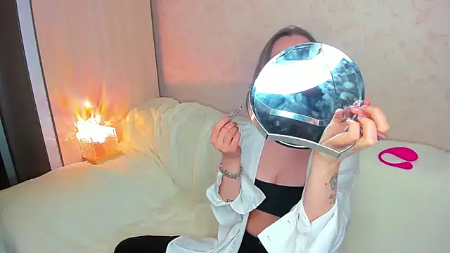 MelodyOfLovee online show from December 17, 2025, 7:30 pm