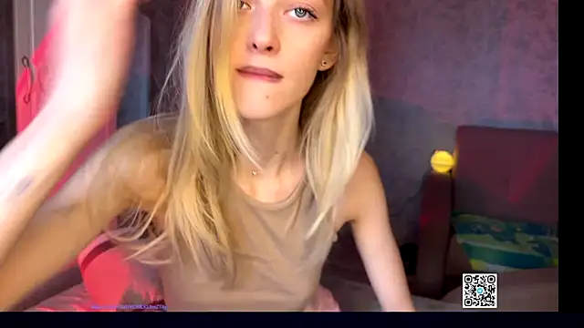 Evvie Summn1 online show from September 28, 2025, 5:58 am