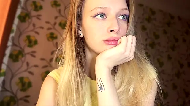 Evvie Summn1 online show from February 26, 2026, 5:18 am