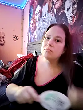 023Longandjuicy online show from December 3, 2025, 5:23 pm