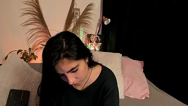 Serenity Day online show from November 3, 2025, 10:35 pm