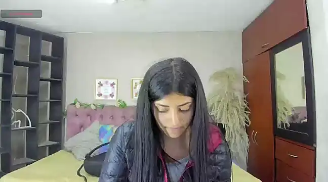 Snapshot of Lia_Keen chatting on March 12, 2025, 8:20 pm Lia Keen online show from March 12, 2025, 8:20 pm