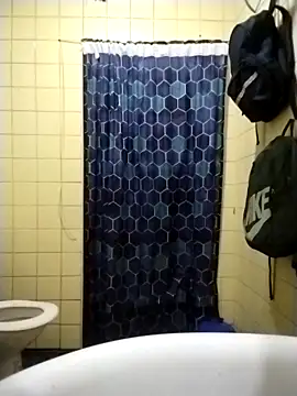 Snapshot of Polygamist chatting on February 28, 2026, 10:09 pm Polygamist online show from February 28, 2026, 10:09 pm