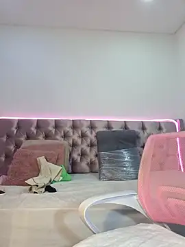 Snapshot of Anal_Luucia chatting on October 23, 2025, 12:37 pm Anal Luucia online show from October 23, 2025, 12:37 pm