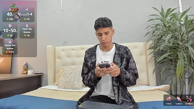 kieran derek online show from September 28, 2025, 3:35 am