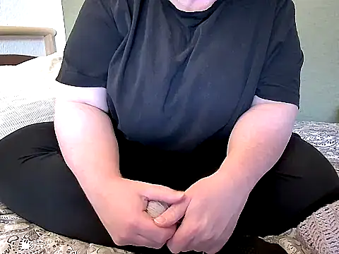 MarthaBriest online show from June 10, 2026, 6:42 pm