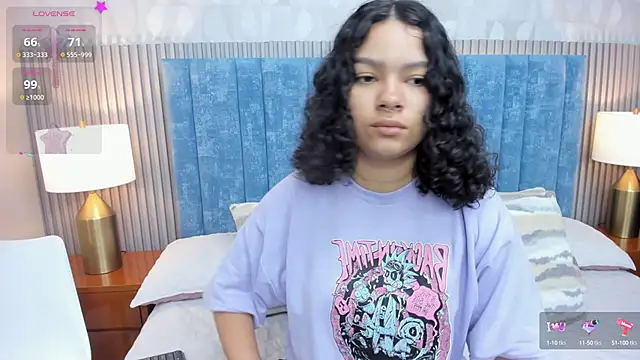 pretty sunlight  online show from October 24, 2025, 1:37 am