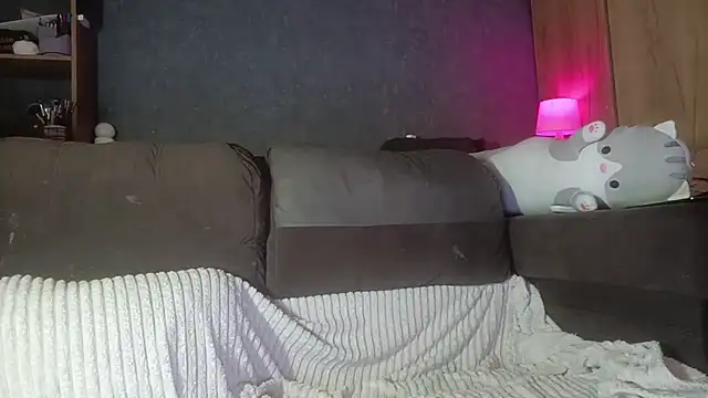 Hungry  Puppy online show from October 15, 2025, 8:33 am