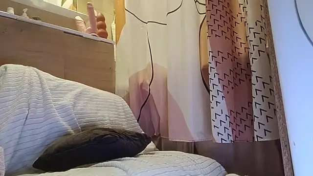 Hungry  Puppy online show from September 26, 2025, 12:39 am