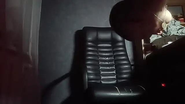 Hungry  Puppy online show from October 3, 2025, 2:15 am