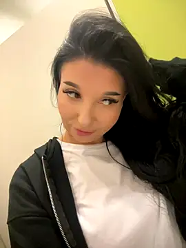 Tisha Busty online show from October 25, 2025, 12:50 pm