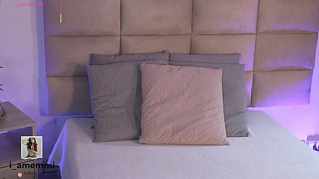 emma brooks1 online show from October 22, 2025, 7:57 pm