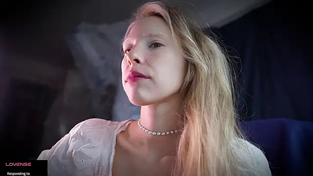  Phantom thread  online show from November 10, 2025, 10:53 am