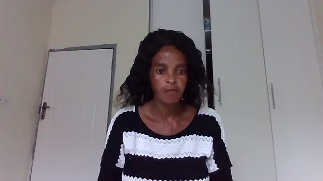 sweets 80 online show from November 15, 2025, 3:49 pm