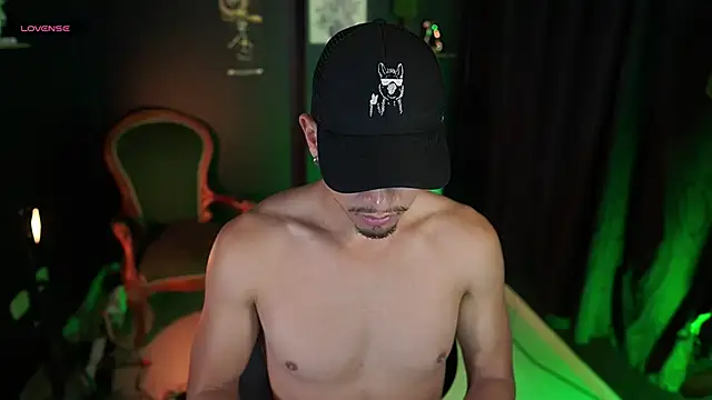 Snapshot of Aaronfox_x chatting on February 16, 2026, 11:31 am Aaronfox x online show from February 16, 2026, 11:31 am