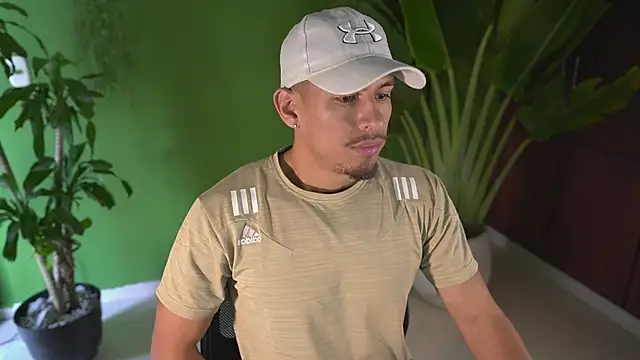 Aaronfox x online show from April 4, 2026, 3:51 pm