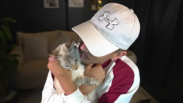 Snapshot of Aaronfox_x chatting on February 19, 2026, 12:46 pm Aaronfox x online show from February 19, 2026, 12:46 pm