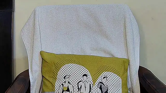 MIss-Naina online show from November 3, 2025, 8:40 am